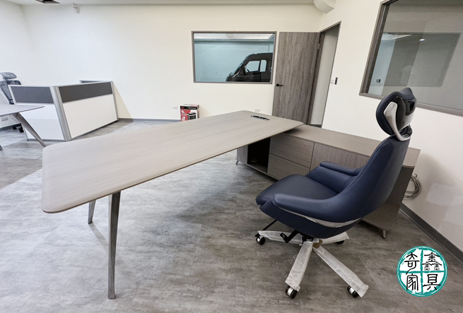 主管桌∣辦公桌,辦公椅,OA屏風,辦公室隔間,奇鑫辦公家具