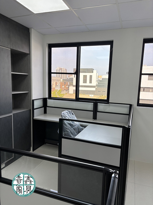 案例「OA屏風工作站/2.5cm屏風」∣奇鑫辦公家具