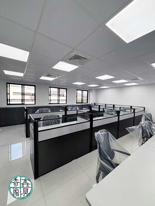 案例「OA屏風工作站/2.5cm屏風」∣奇鑫辦公家具